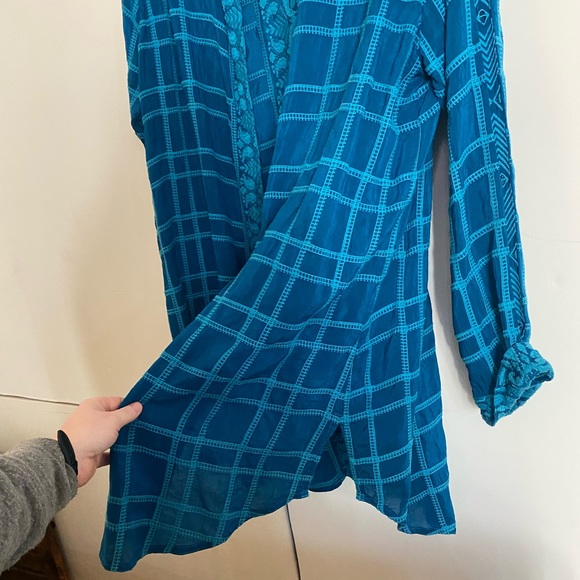 Johnny Was Long Sleeve Teal Blue Rayon Embroidered Stitching Top - Picture 8 of 10
